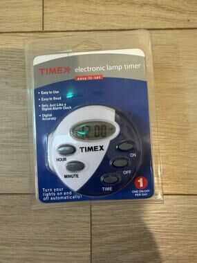 Timex Model 12/874 Electronic Lamp Timer 600 Watt Digital LCD Display. NEW